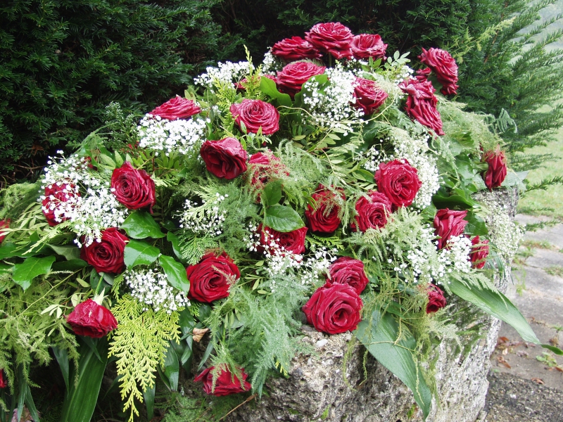 funeraire-SOLLIES PONT-min_roses-61203